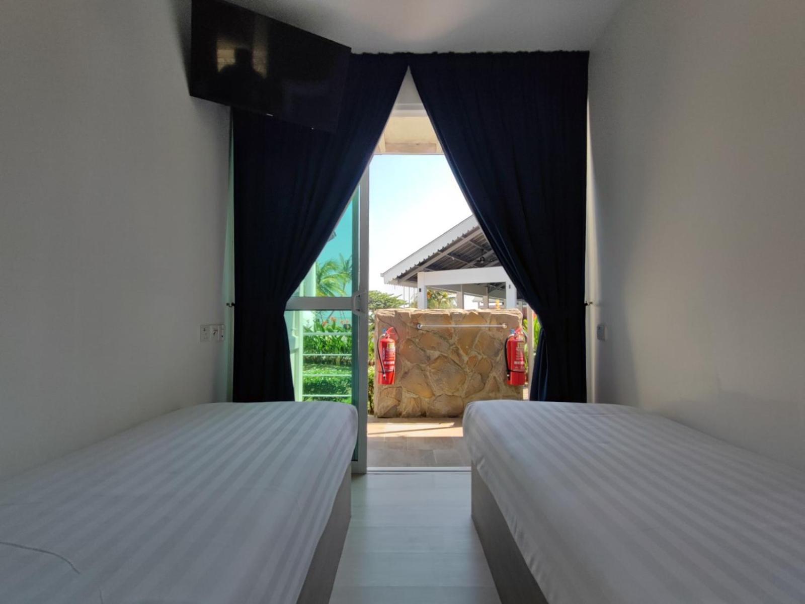 Solesor Kampong Beach Resort Port Dickson Ngoại thất bức ảnh